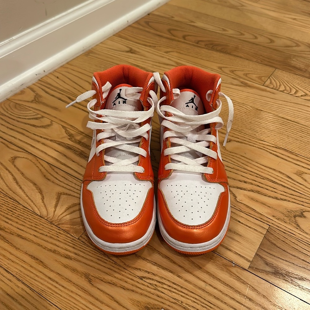 Nike Air Jordan Mid sneakers size 7Y